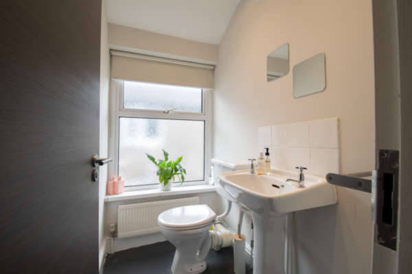 Bath­room