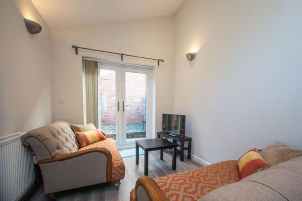 Liv­ing room