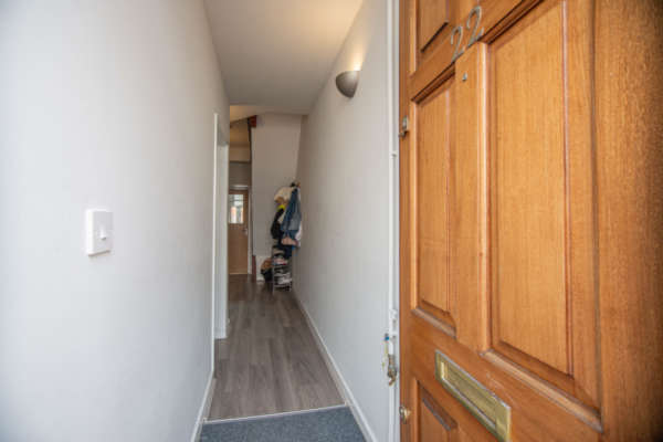 Hall­way