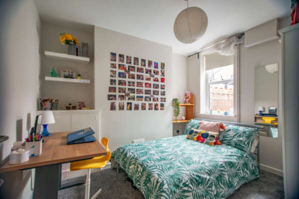 Bed­room