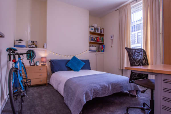 Bed­room