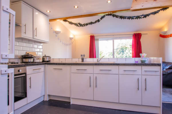 Mod­ern kitchen