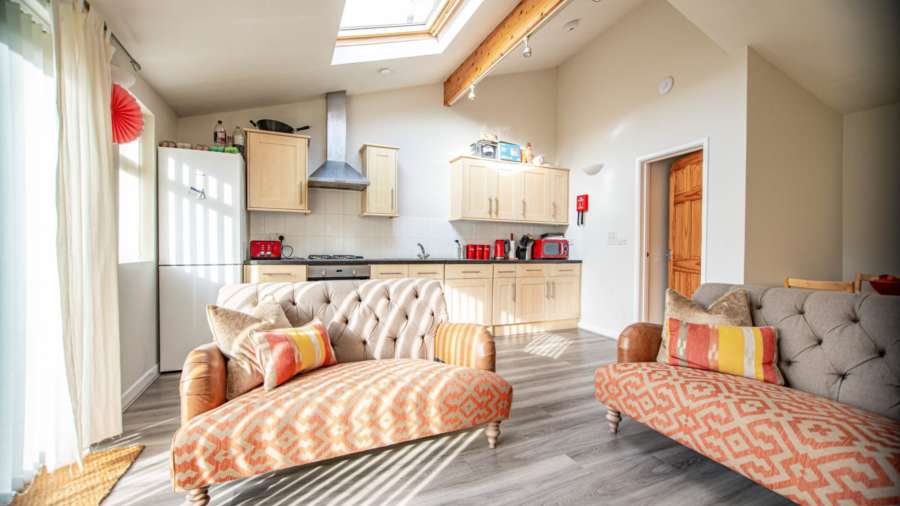 Quality student houses to rent in Cardiff John Winter Student Houses