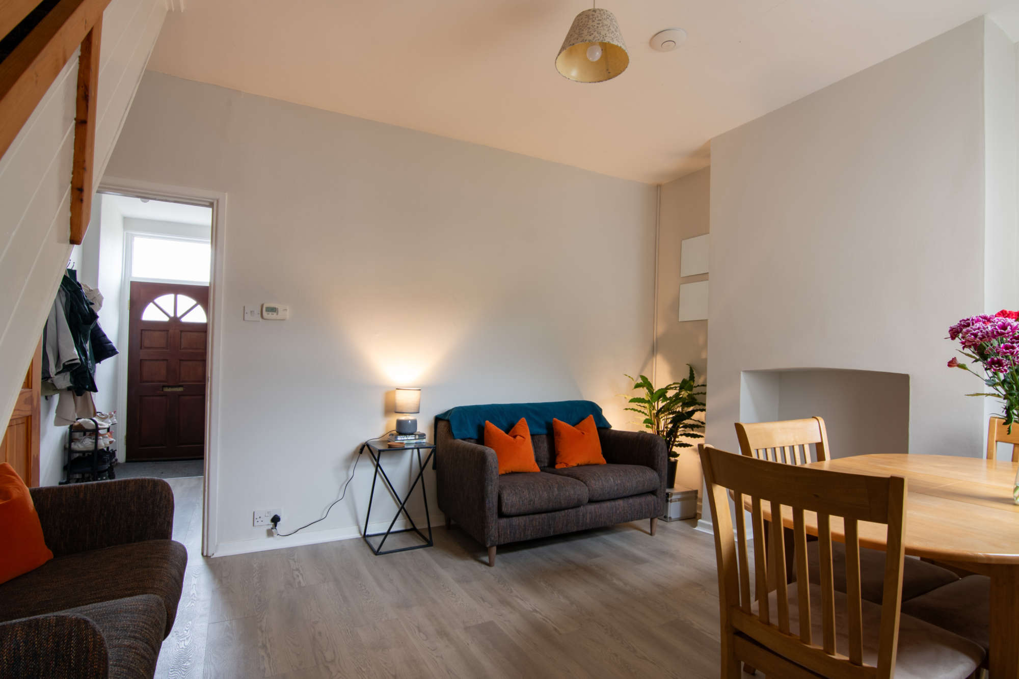 Modern living/dining area