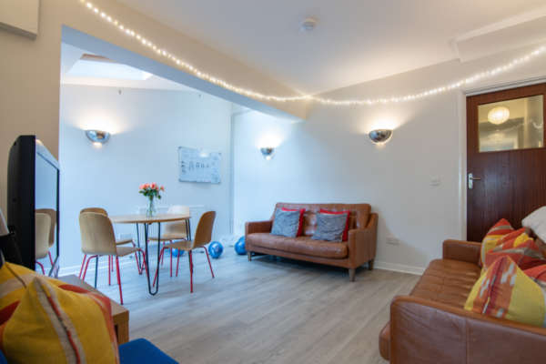 Living/​dining room