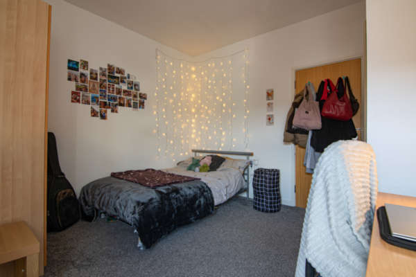 Bed­room