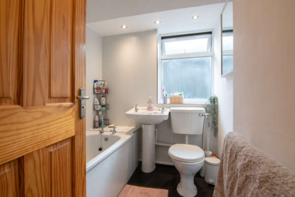 Bath­room