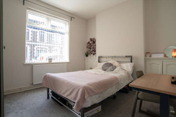 Bed­room