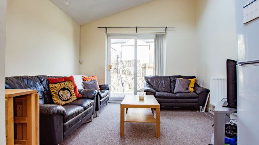 John Winter Student Houses - 6 bedroom house on Coburn Street