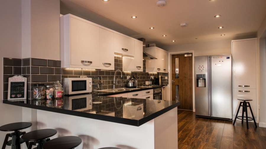 John Winter Student Houses - 5 bedroom house on Russell Street