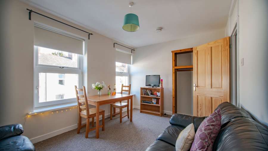 John Winter Student Houses - 4 bedroom house on Rhymney Street