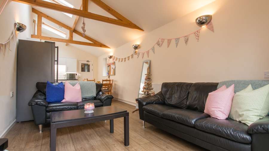 John Winter Student Houses - 6 bedroom house on Richards Street