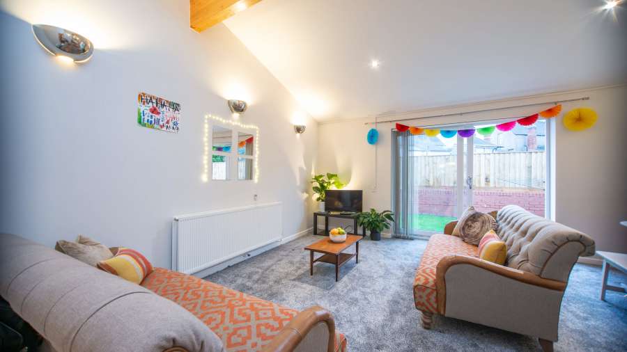 John Winter Student Houses - 6 bedroom house on Coburn Street