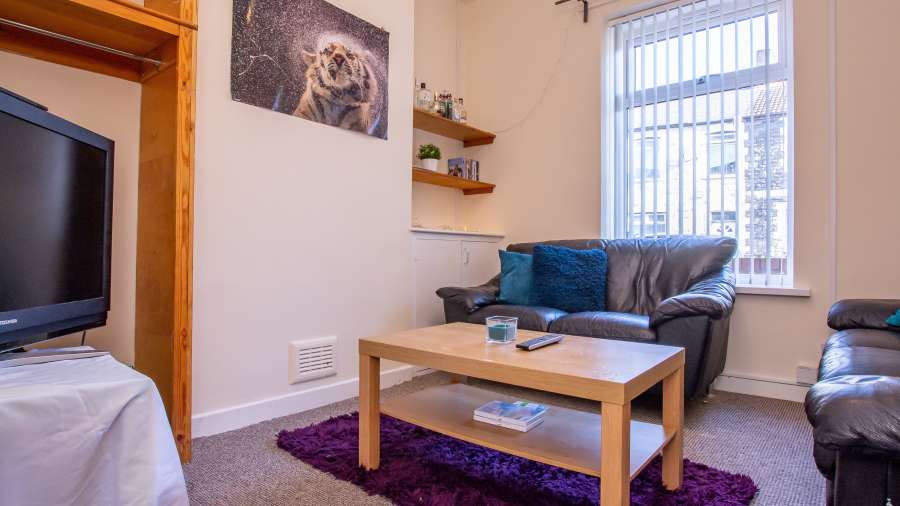 John Winter Student Houses - 4 bedroom house on Russell Street