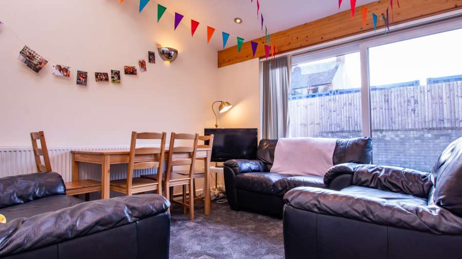 John Winter Student Houses - 6 bedroom house on Coburn Street