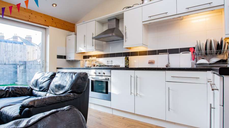 John Winter Student Houses - 6 bedroom house on Coburn Street