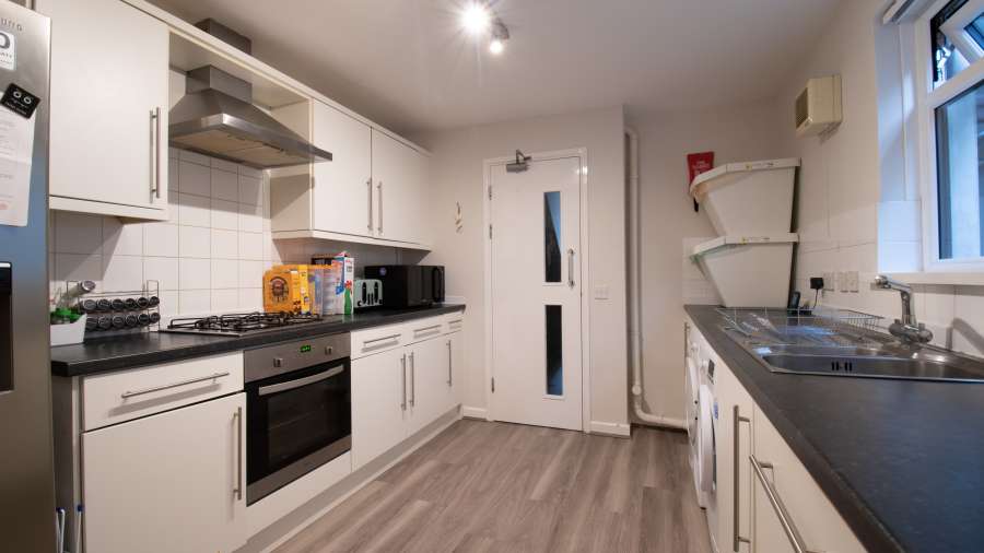 John Winter Student Houses - 6 bedroom house on Coburn Street