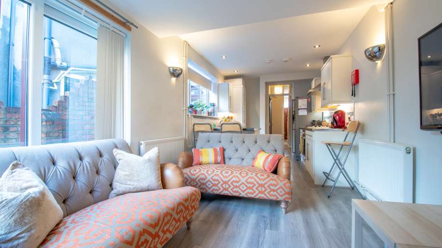 John Winter Student Houses - 4 bedroom house on Moy Road